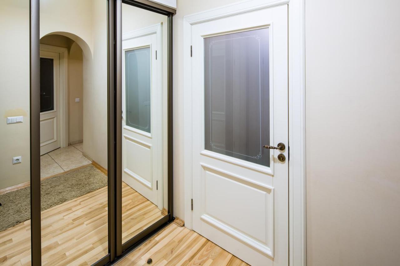 Romari Коперника 28 Lägenhet Lviv Exteriör bild
