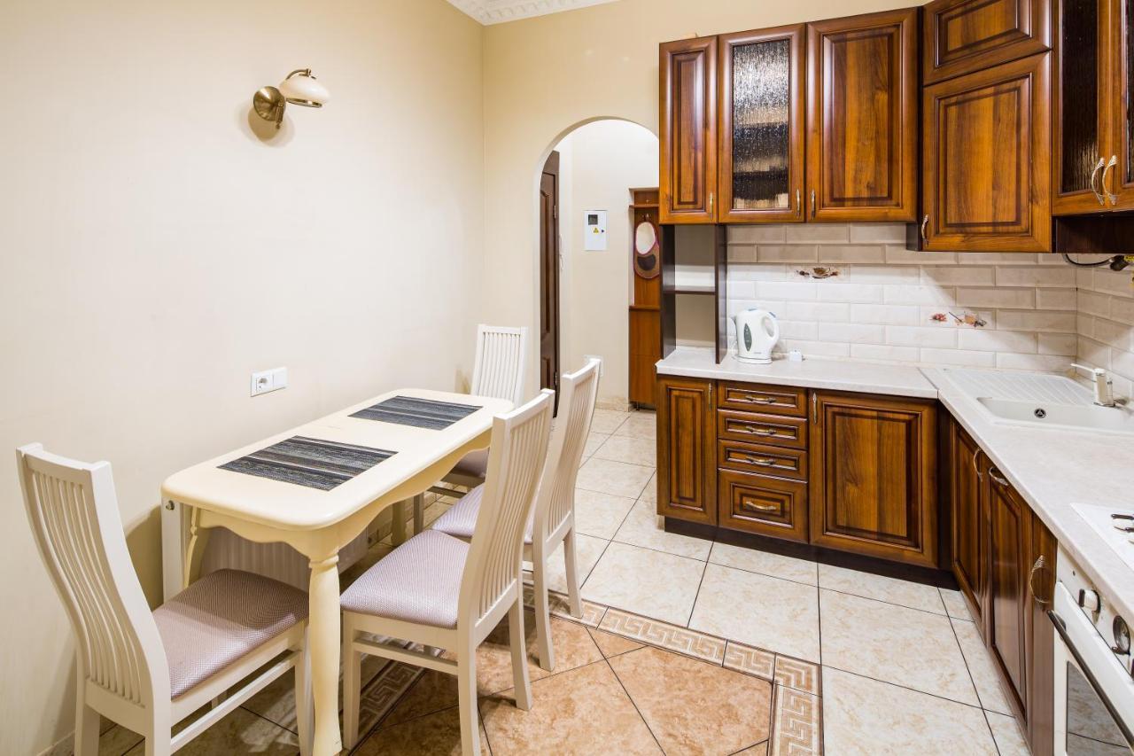 Romari Коперника 28 Lägenhet Lviv Exteriör bild